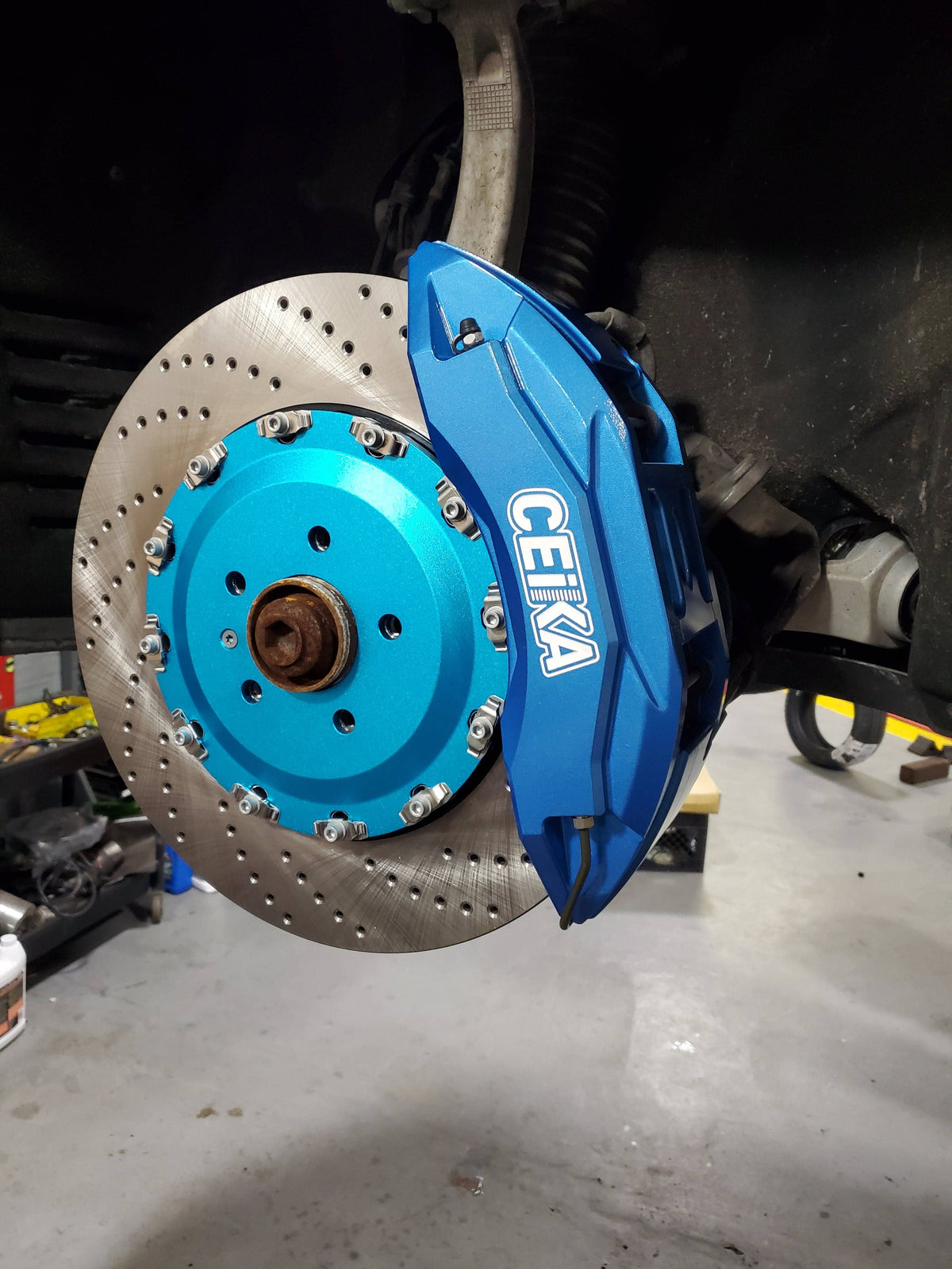 アウディ A8 D4 (10~14)用 CEIKA カスタムビッグブレーキキット