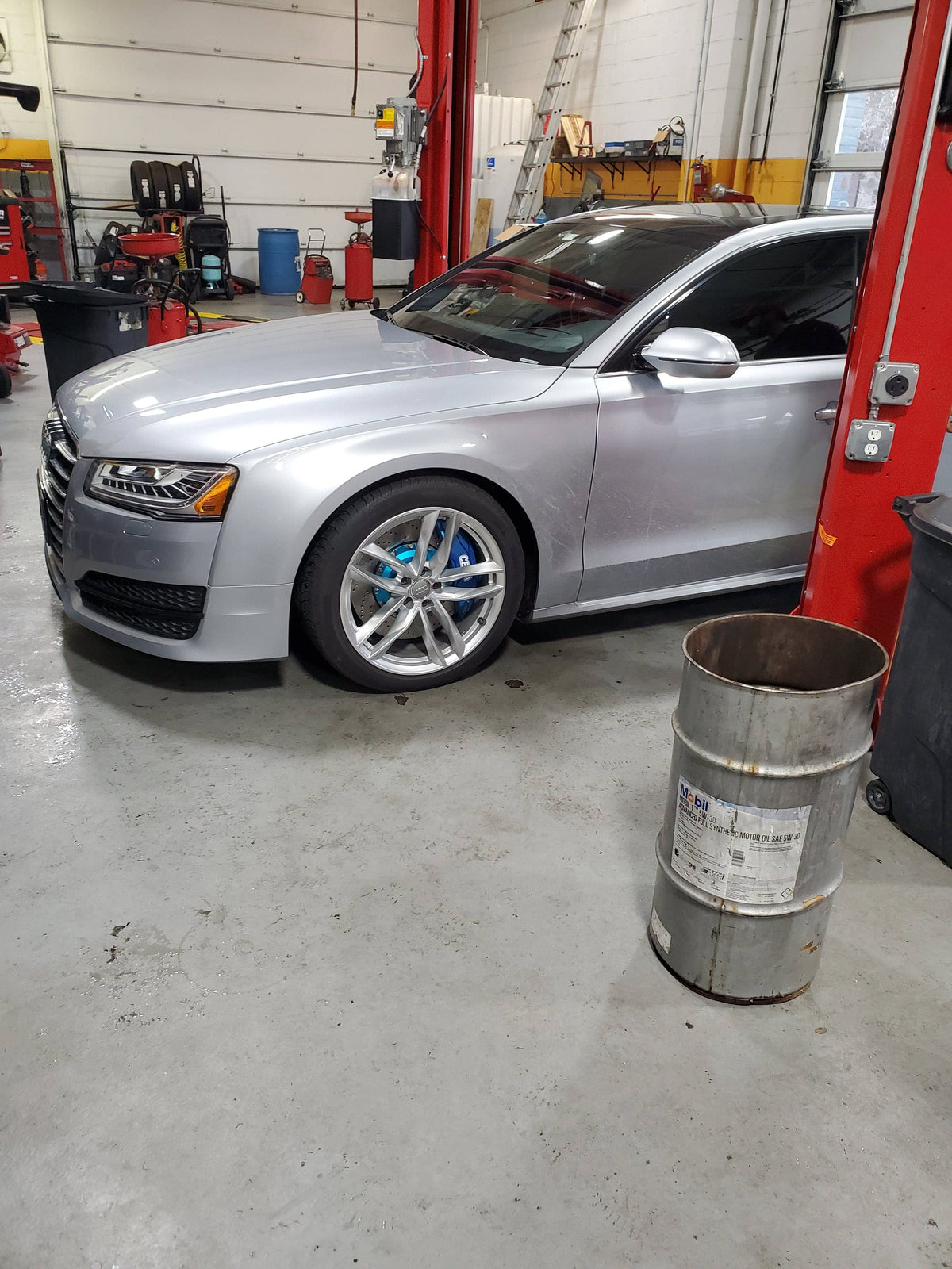 アウディ A8 D4 Facelift (13~18)用 CEIKA カスタムビッグブレーキキット