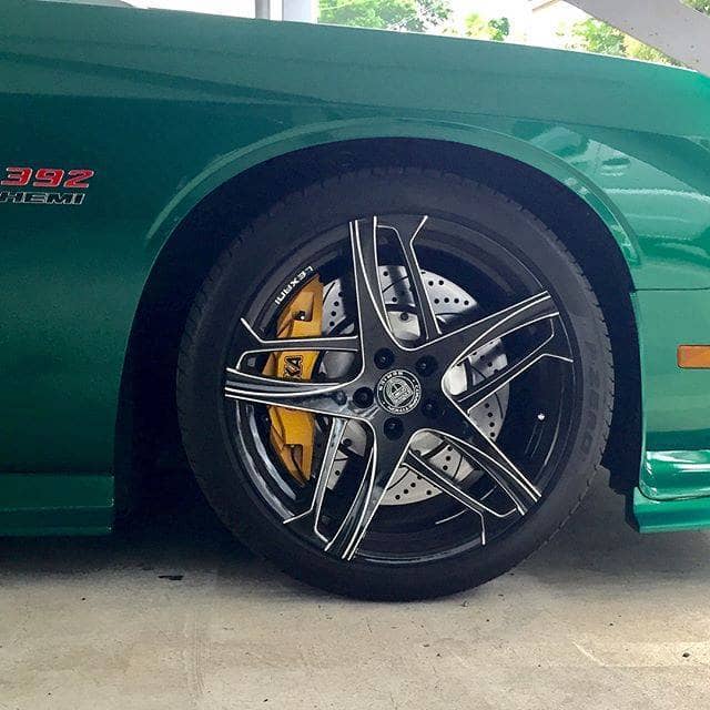 ダッジ Challenger R/T (08~14)用 CEIKA カスタムビッグブレーキキット - ceikaperformance