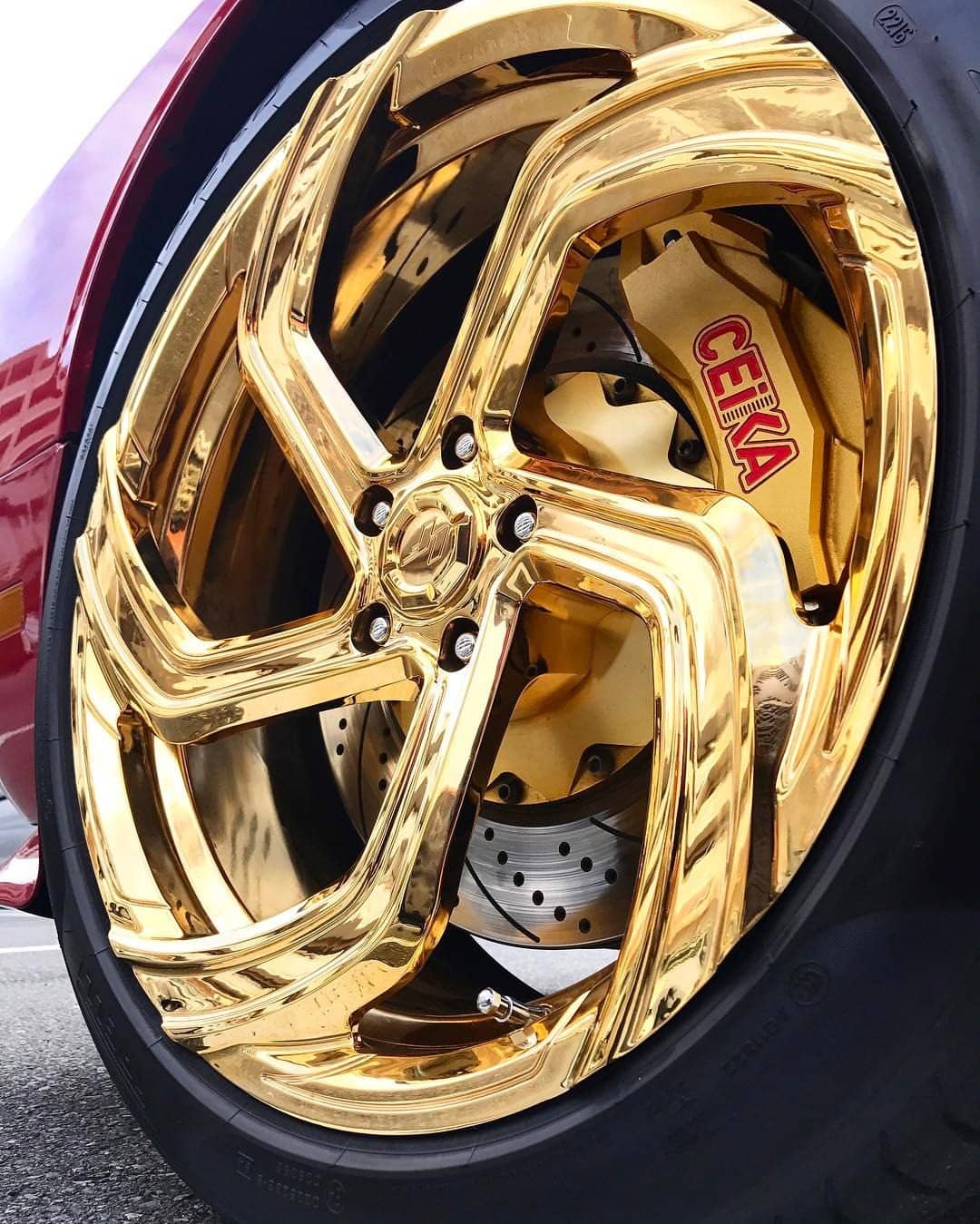 ダッジ Challenger R/T (08~14)用 CEIKA カスタムビッグブレーキキット - ceikaperformance