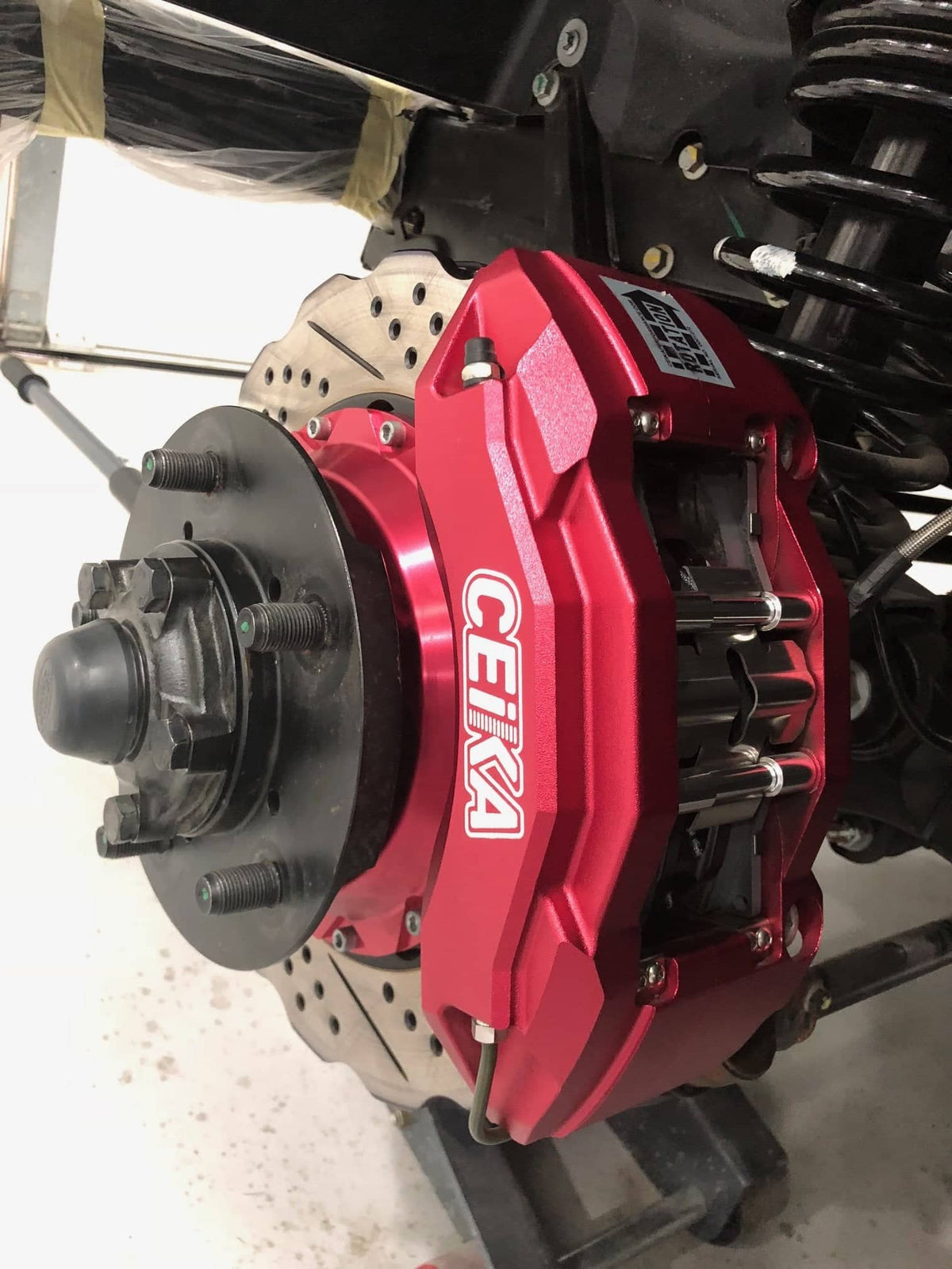 ランドローバー Defender (90~15)用 CEIKA カスタムビッグブレーキキット - ceikaperformance